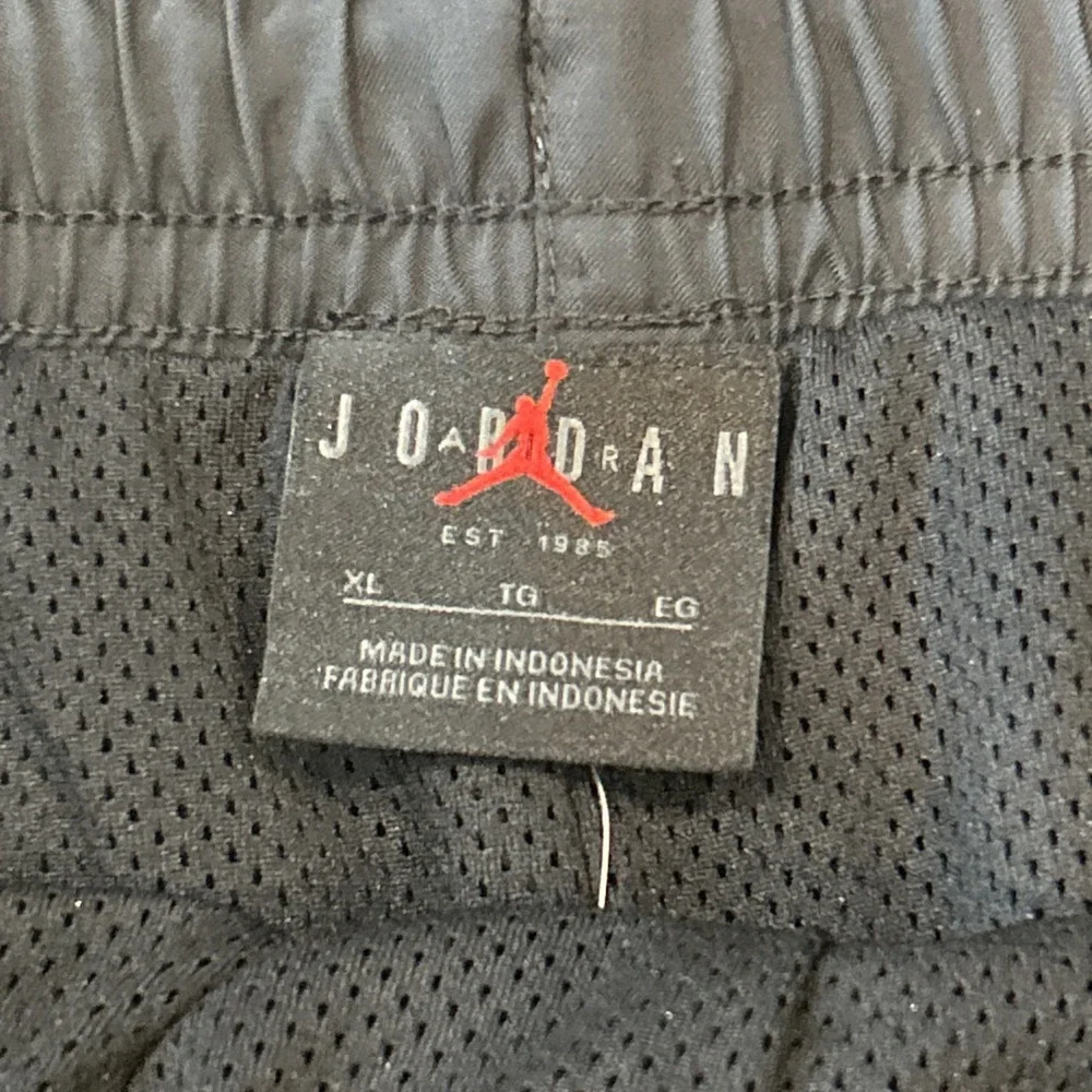Jordan Essential Poolside LBR 5